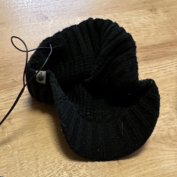 NWT The North Face Black Headphones Audio Beanie Winter Hat Womens - Picture 3 of 3